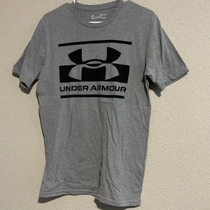 Gray under armour tee small